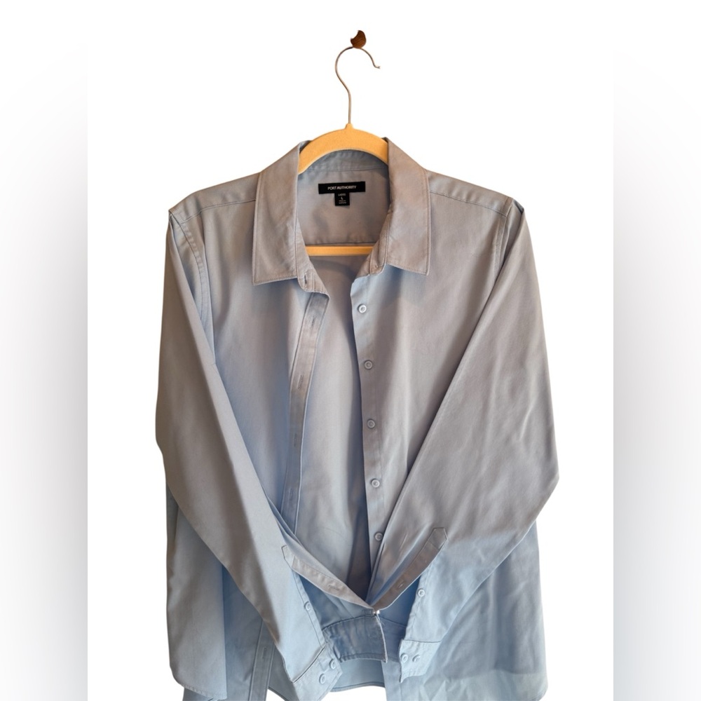 Port Authority Women’s Light Blue Button Down in Size L
